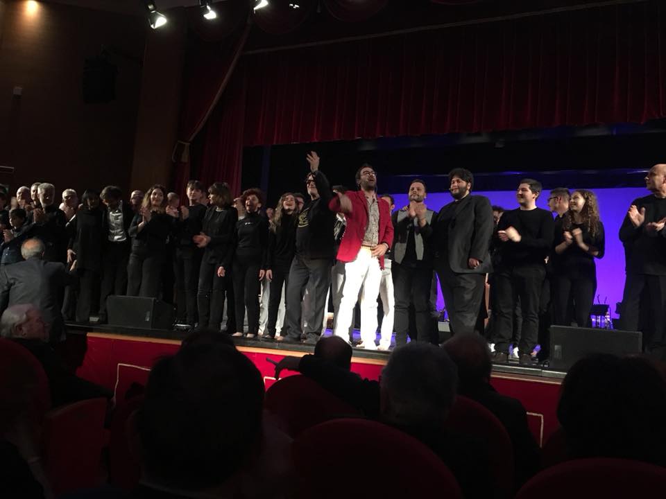 TEATRO – Mandanici, lunghi applausi per “Il Canto di Nessuno”