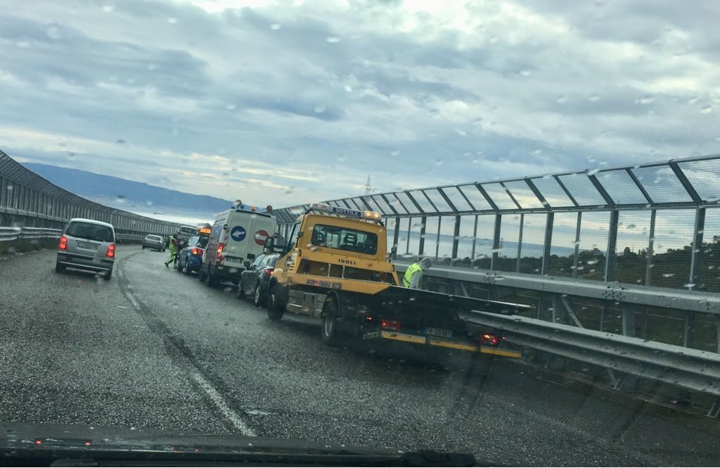 MESSINA – Si getta dal ponte. Così muore un 47enne