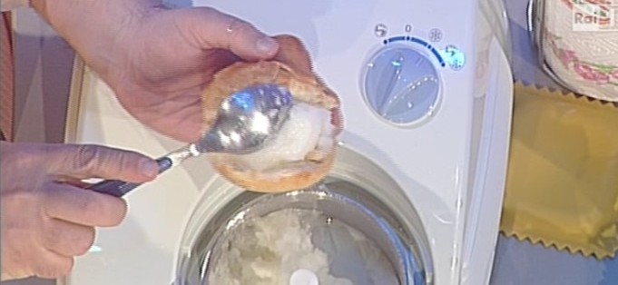 PIETRO DI NOTO –  Granita all’acqua di mare su Rai 1