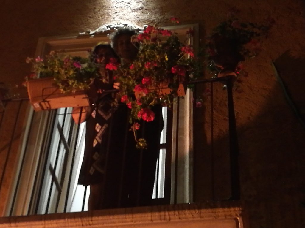 SERENATE SICILIANE – Nel borgo antico di Brolo le belle canzoni d’amore