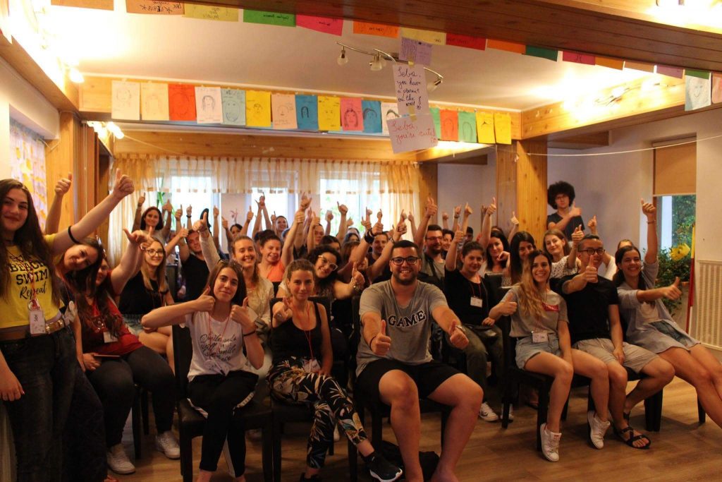 “ZOOM IN… ZOOM OUT” – Il progetto Erasmus ha visto l’Associazione Sikanie di Sinagra protagonista in Romania