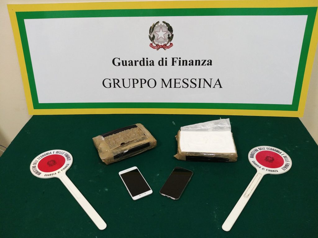 MESSINA –  Arrestati altri due corrieri della droga, sequestrati due panetti di cocaina