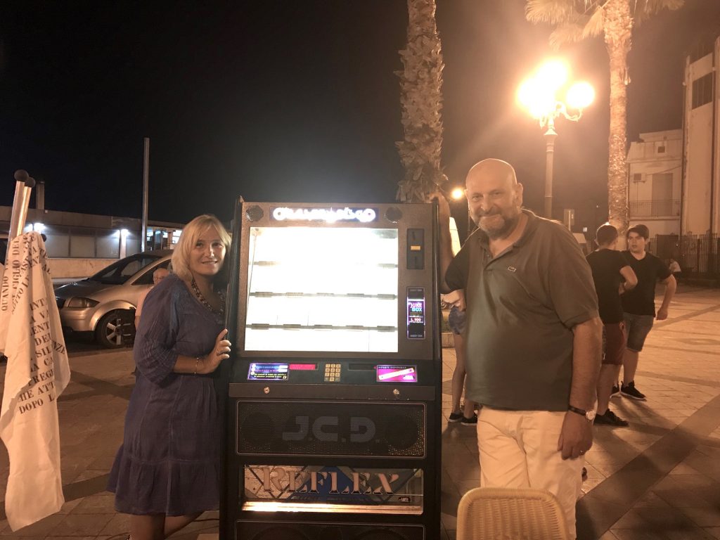 NAXOSLEGGE – Un juke box per la Bellezza