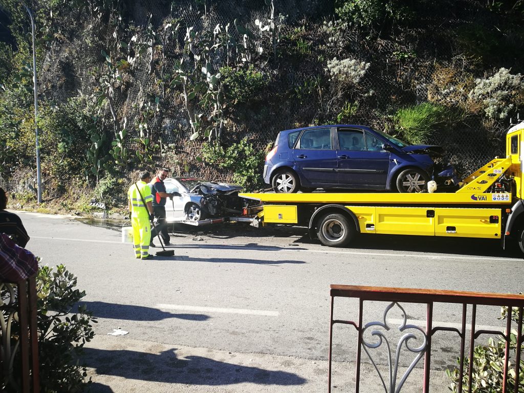 INCIDENTE – Sulla Statale a S. Carrà. Tre feriti
