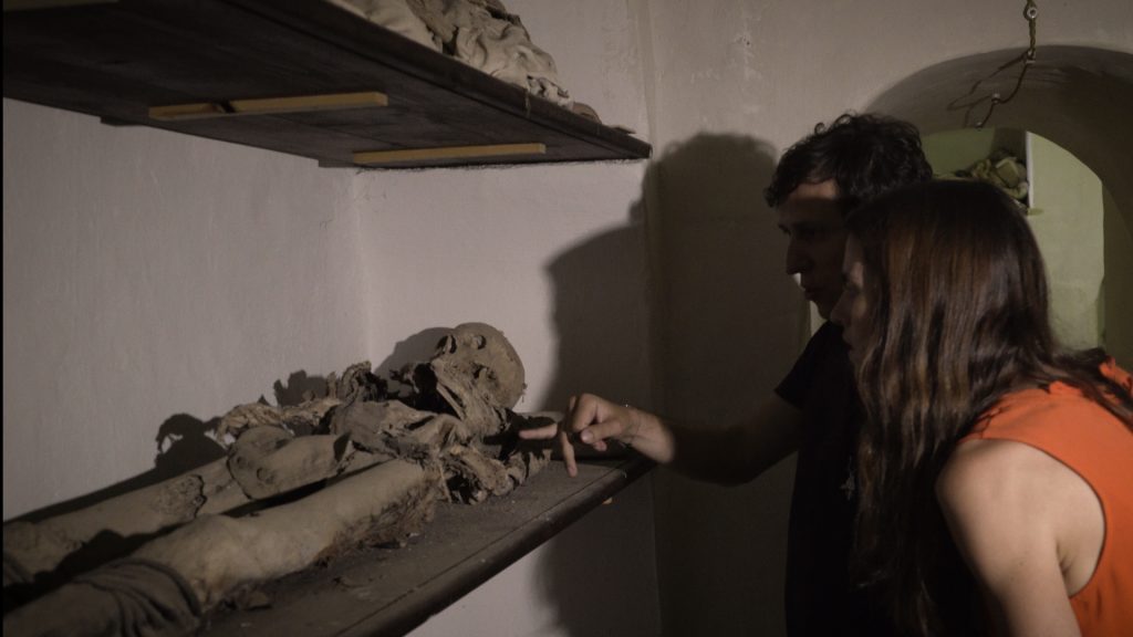 OGGI SULLA BBC – La Gran Bretagna commemora Halloeween con le Mummie di Piraino…
