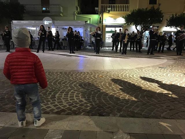 “MARCE IN PIAZZA” – Le foto dell’esibizione a cura dell’ass. musicale Città di Capo d’Orlando in onore a Santa Cecilia