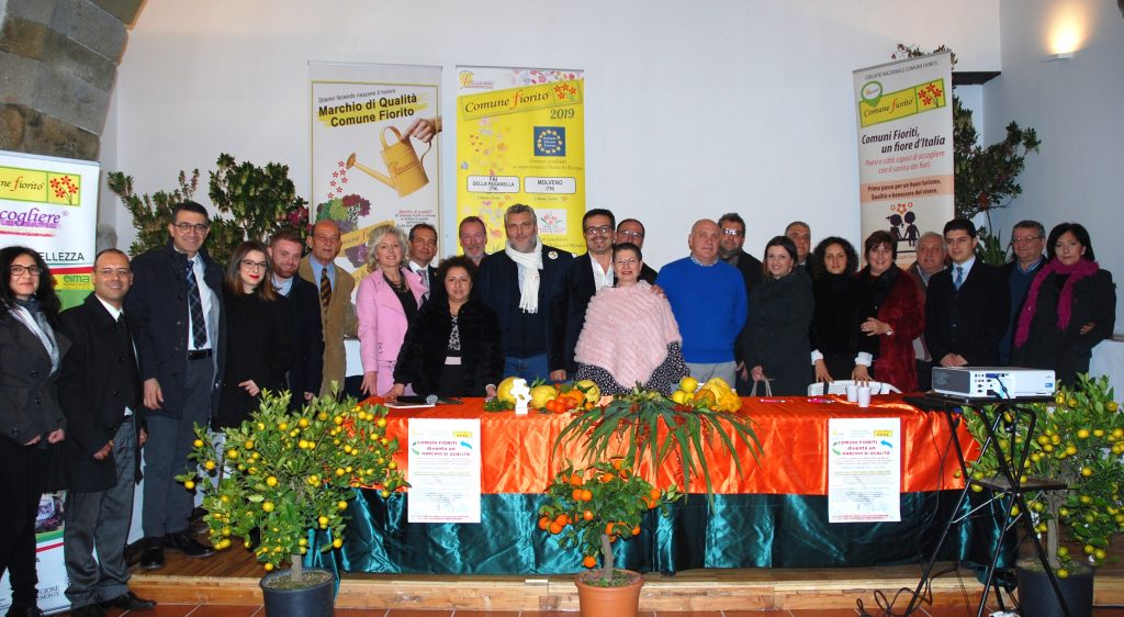 COMUNI FIORITI – Sinagra accoglie con successo i sindaci del “buon vivere”