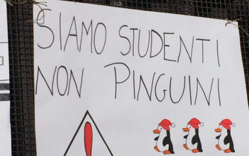BRIVIDI – Scuole al gelo a Caronia. Il disagio degli studenti