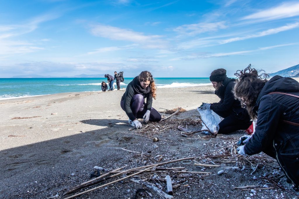 BROLO – “AriaFrisca” sulla spiaggia