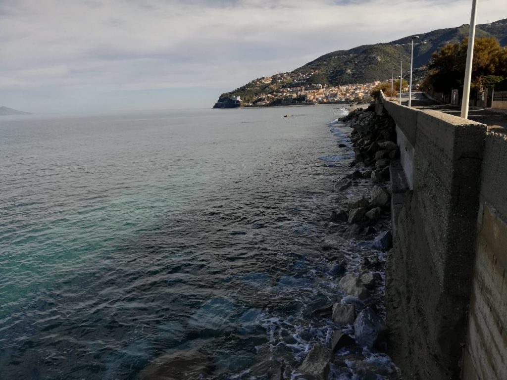 PIRAINO MARE – Il sindaco Ruggeri fa il punto rispondendo all’opposizione consiliare
