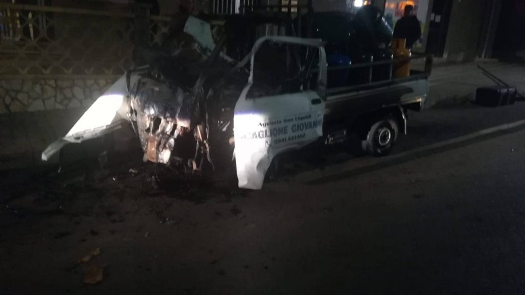 SANT’AGATA M.LLO – L’esplosione di un furgone che trasportava bombole di gas
