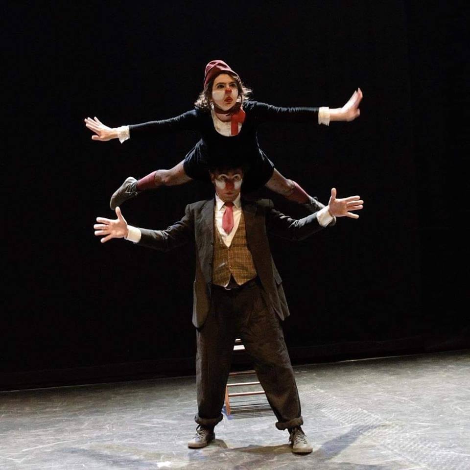 TEATRO – Due cuori e una sinapsi, due piccoli clown protagonisti al Teatro dei 3 Mestieri