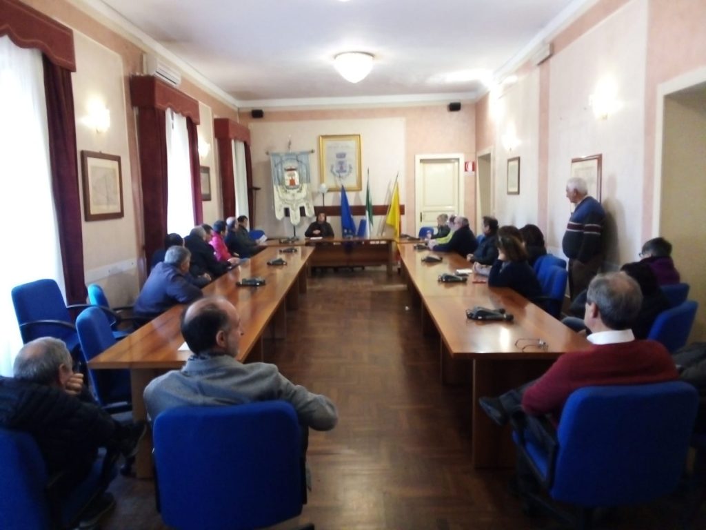 SANT’AGATA MILITELLO – Dipendenti comunali senza stipendio, il sindacato UILFPL attiva le procedure di raffreddamento