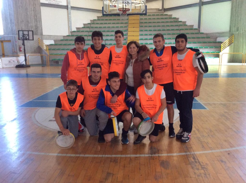 PATTI – Campionati studenteschi, le squadre del “Vittorio Emanuele III” superano la fase provinciale