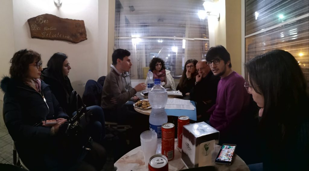 INCONTRI “FUORI PORTA” – A Brolo … “Etsi omnes, ego non” con Pippo Donzelli