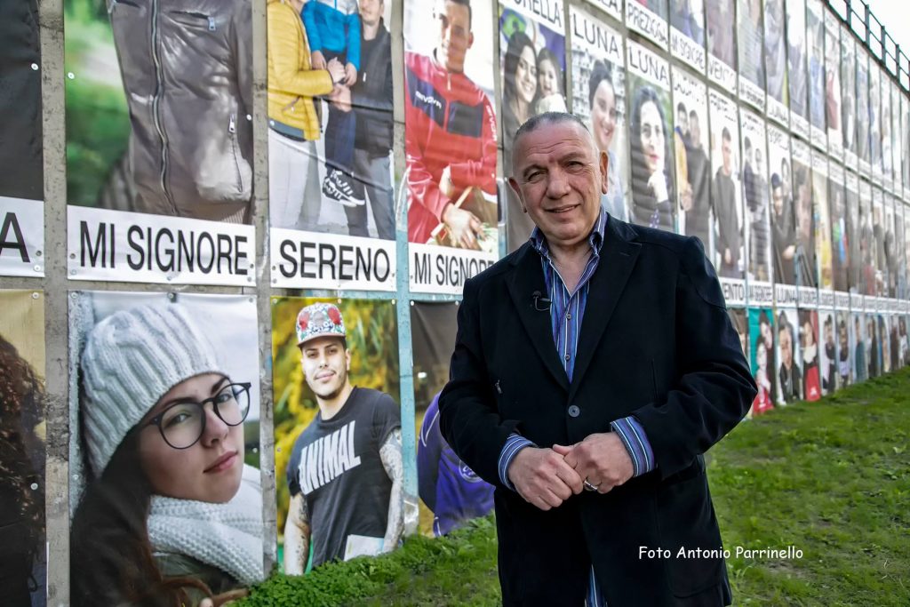 BELLEZZA – Librino ci mette la faccia e parla al cuore di tutti. Il dono di Antonio Presti agli abitanti del quartiere