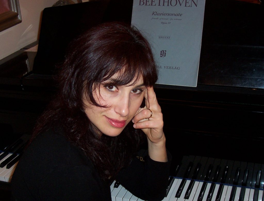 FILARMONICA LAUDAMO – Helene Zindarsian & Stefania La Manna in “Journey of a Rose: Tales from the Garden and Beyond”