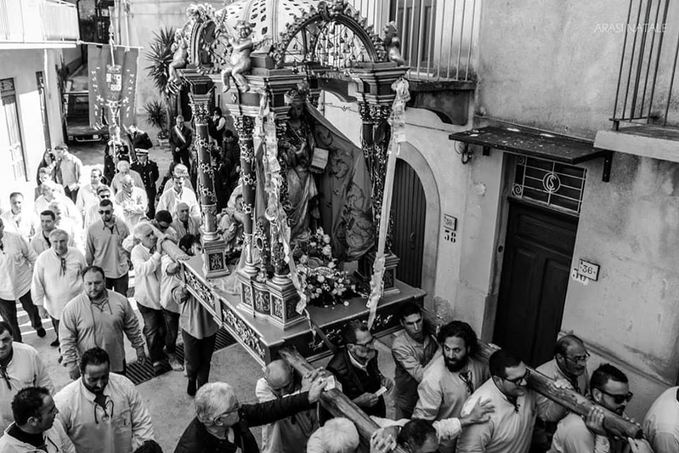FOTO & FEDE – Quelle di Natale Arasi fissano i momenti della Festa per la “Grande Signura Maria”