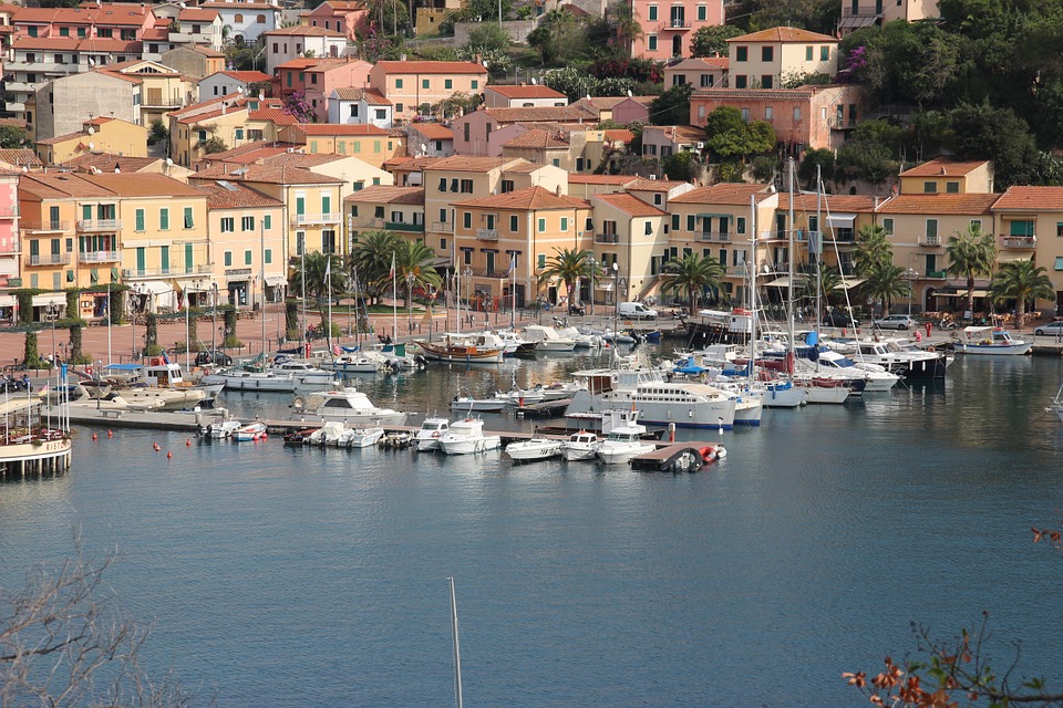 VACANZE 2019 – ll primo bagno della stagione sull’isola d’Elba