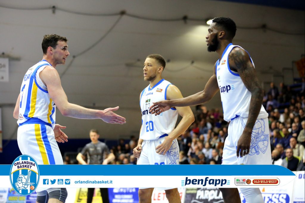 BASKET – Parks trascina l’Orlandina Basket in Gara 1. Battuta Ravenna