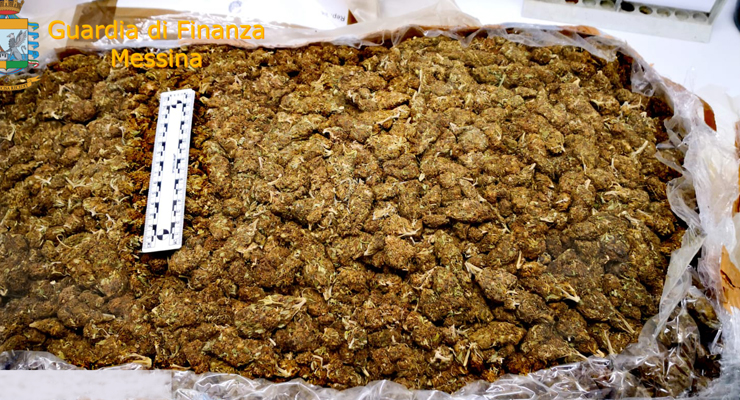 MESSINA – Arrestato corriere, sequestrati 30 chili di marijuana