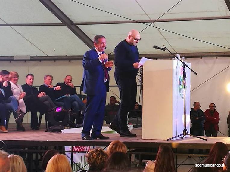 COMIZIANDO – Laccoto al palatenda parla del “paese reale” e denuncia, tra l’altro, come “il dibattito politico sia scaduto di livello”
