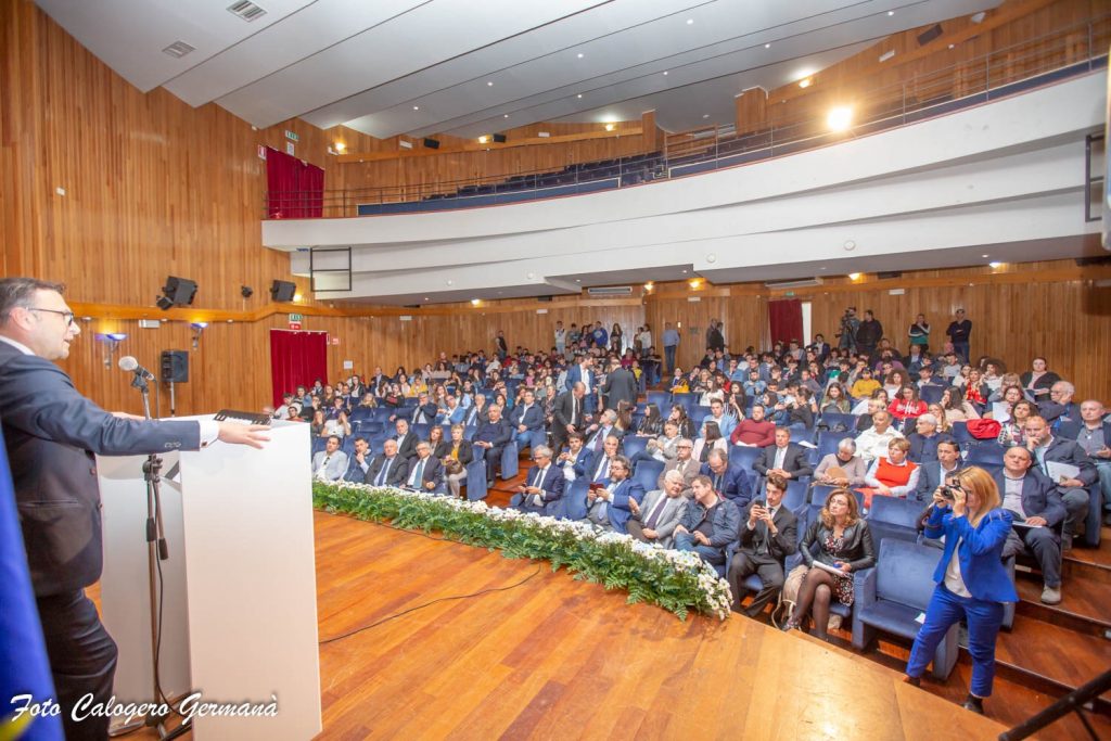CAPO D’ORLANDO – Oltre 350 ospiti al convegno “L’Europa una vera opportunità per la Sicilia”
