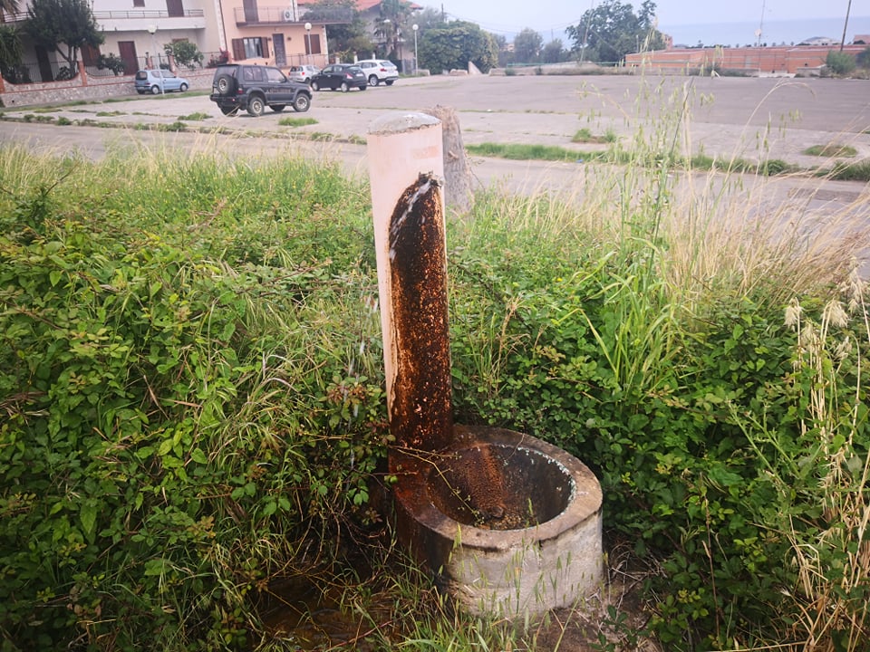 SEGNALAZIONI – Acqua a perdere a Torrecandele
