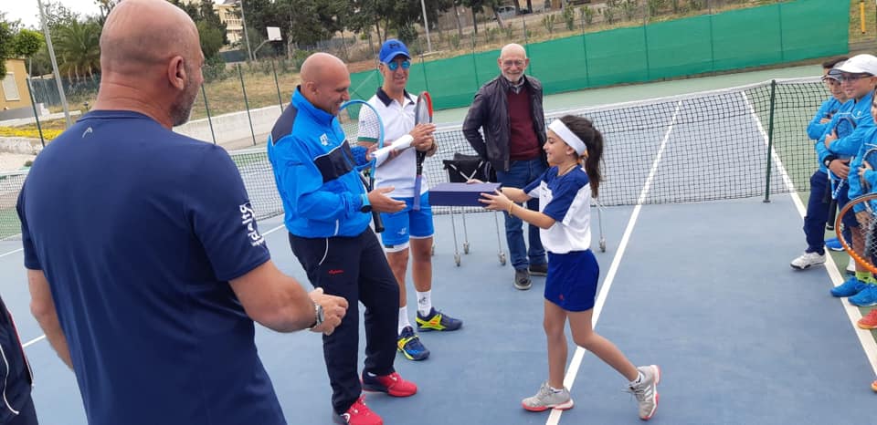 TENNIS A BROLO – I successi di Sofia, Giovanni, Francesco e la gioia di Maestro Carmelo