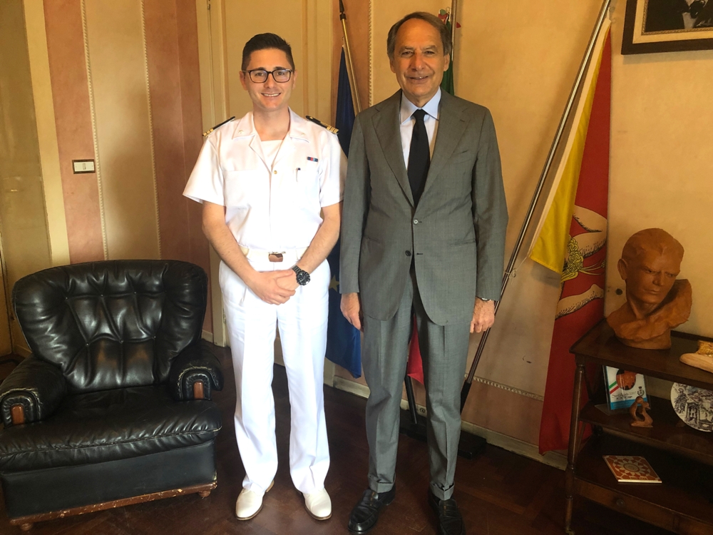 SANT’AGATA MILITELLO – Il sindaco Mancuso incontra il Ten. Bonfitto, Comandante dell’Ufficio Circondariale Marittimo
