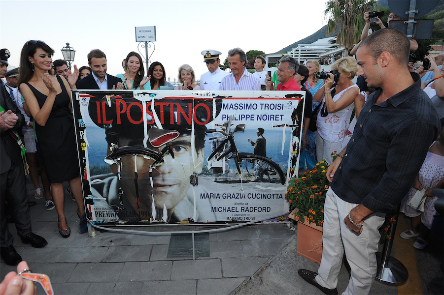 RICORDO – 25 anni fa moriva Troisi. MareFestival lo celebra a Salina