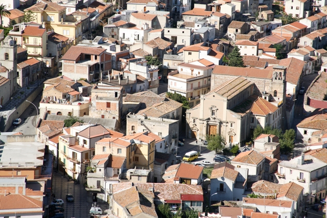 MIRTO – Chiusura strada Valle Zappulla per lavori di decespugliamemto