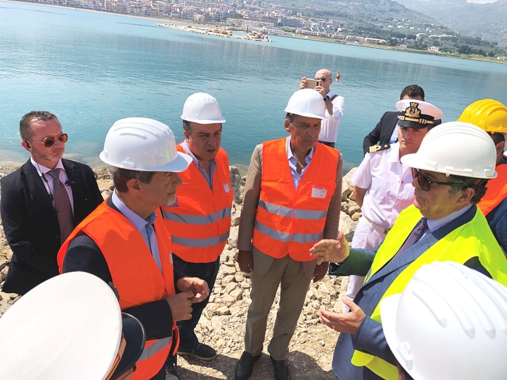 SANT’AGATA MILITELLO – Il Presidente Musumeci in visita al cantiere del Porto