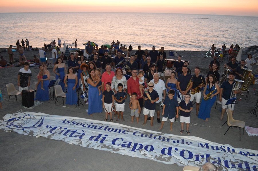 CAPO D’ORLANDO – Successo per Note all’Alba e banda on the beach