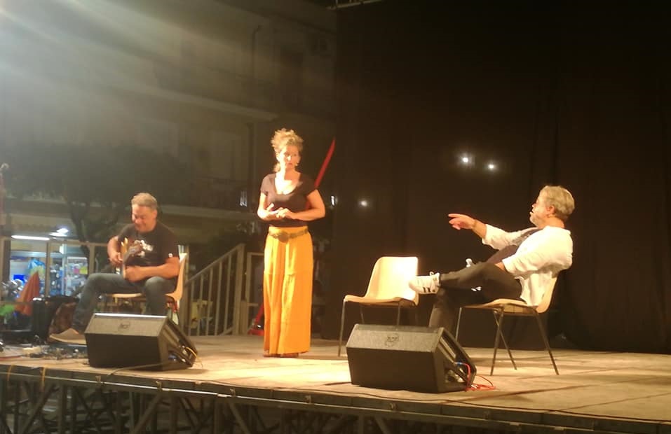 CAPO D’ORLANDO – Stasera “Agatirno Raccontata” al Miramare Nel fine settimana poesia, teatro e “Note all’alba”