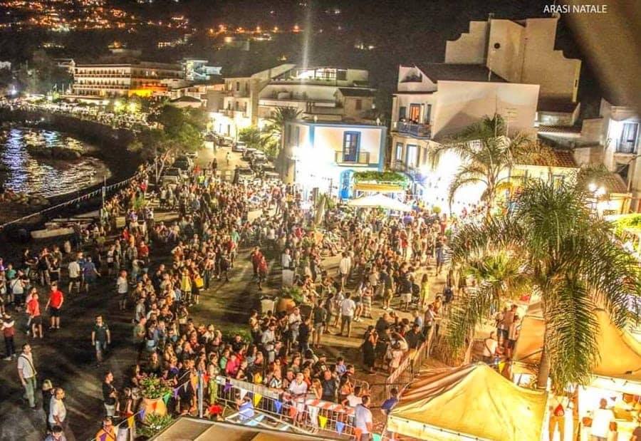 CAPO D’ORLANDO – Straordinario successo per la sagra del pesce azzurro