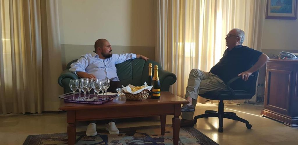 PINO PULLELLA – Il riconoscimento alla carriera da parte del sindaco di Castell’Umberto