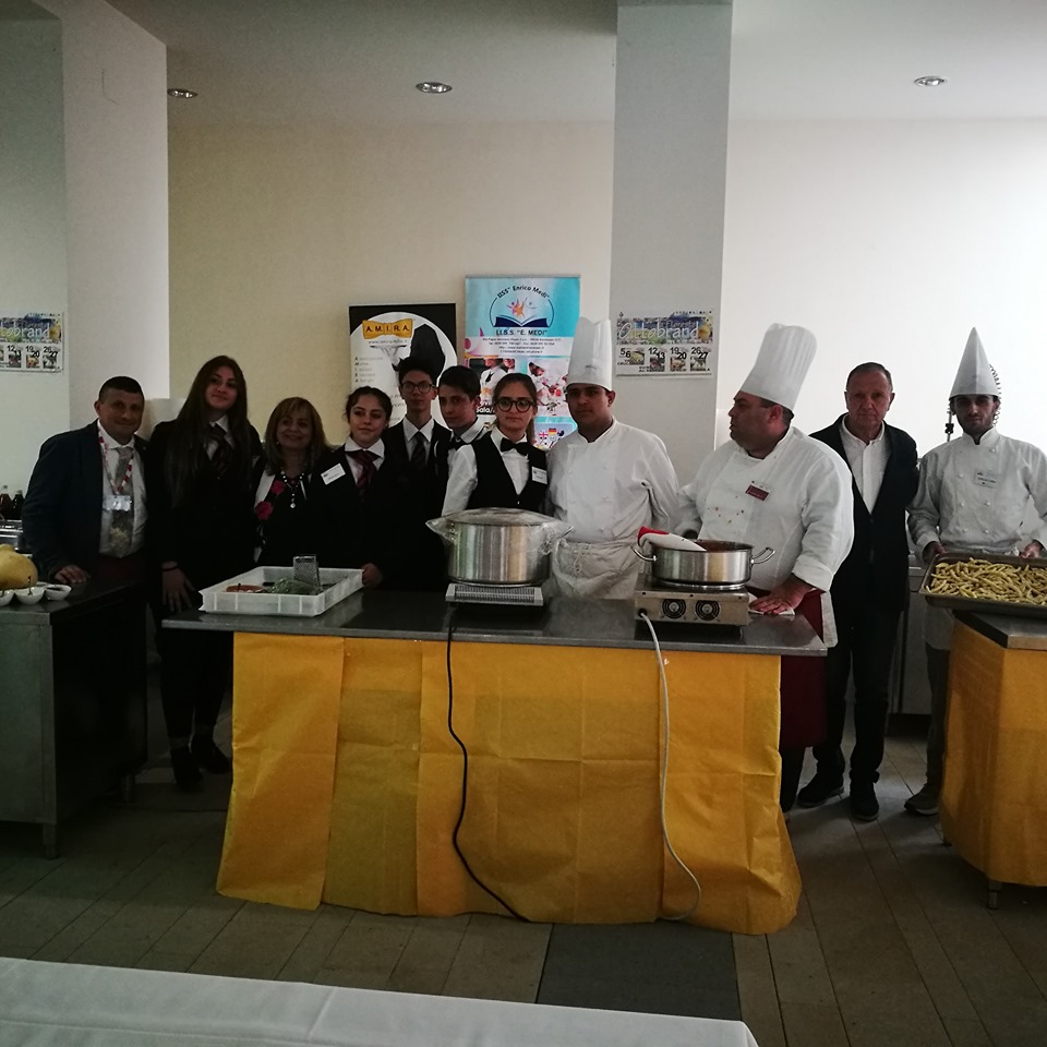 OTTOBRANDO – Domani si inizia. E oggi nel “Teatro del Gusto” l’omaggio al “fasolo a crucchittu”