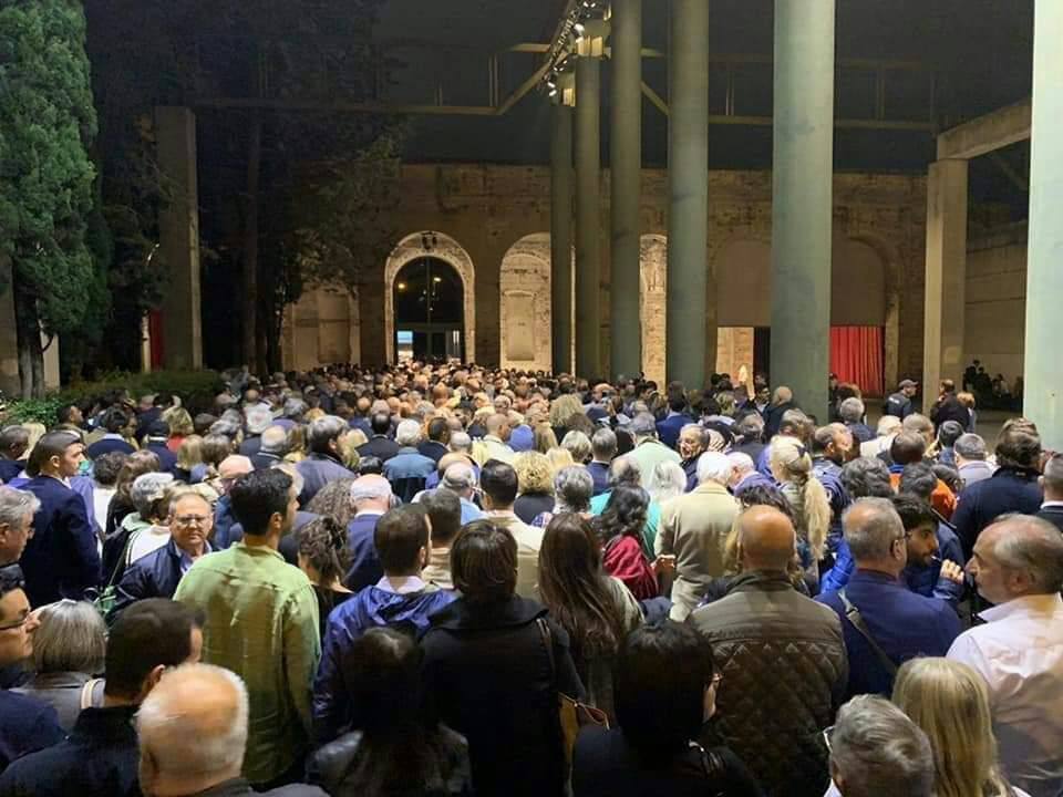 LEOPOLDA SOLD OUT – Matteo Renzi accoglie gli intervenuti all’ingresso