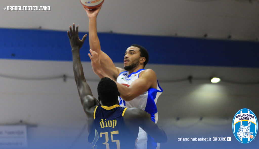 BASKET – Non basta la grande reazione d’orgoglio per l’Orlandina, Torino vince 64-74
