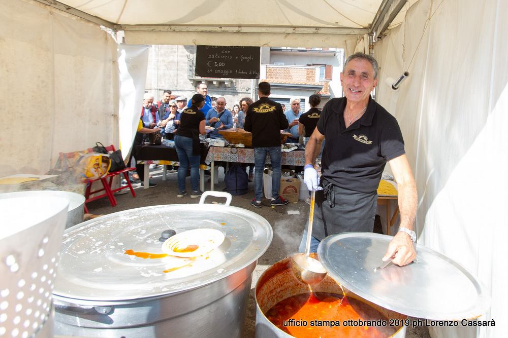 OGGI A OTTOBRANDO – Tra degustazioni, stand enogastronomici, SlowFood, Ambiente e “Salute”. Le foto di ieri