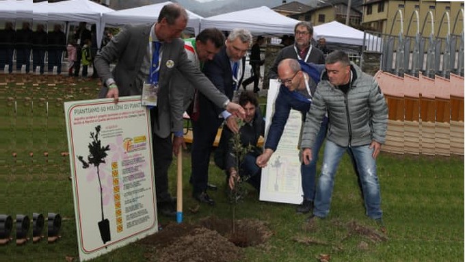 PIAN..TI..AMO – Nei comuni fioriti arriva l’albero donato da Asproflor