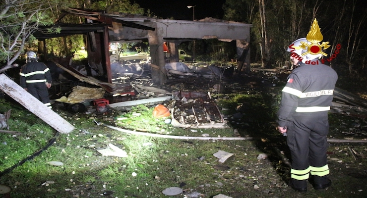 TRAGEDIE – Cinque morti accertati, si cerca un sesto operaio… attualmente “disperso”