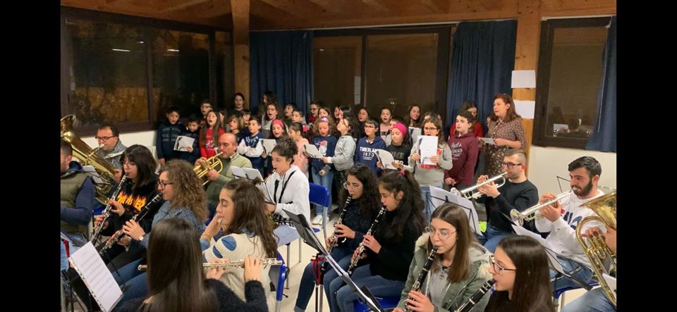 PROVA D’ORCHESTRA – A Brolo i ragazzi dell’IC  impegnati nelle prove del concerto di fine d’anno