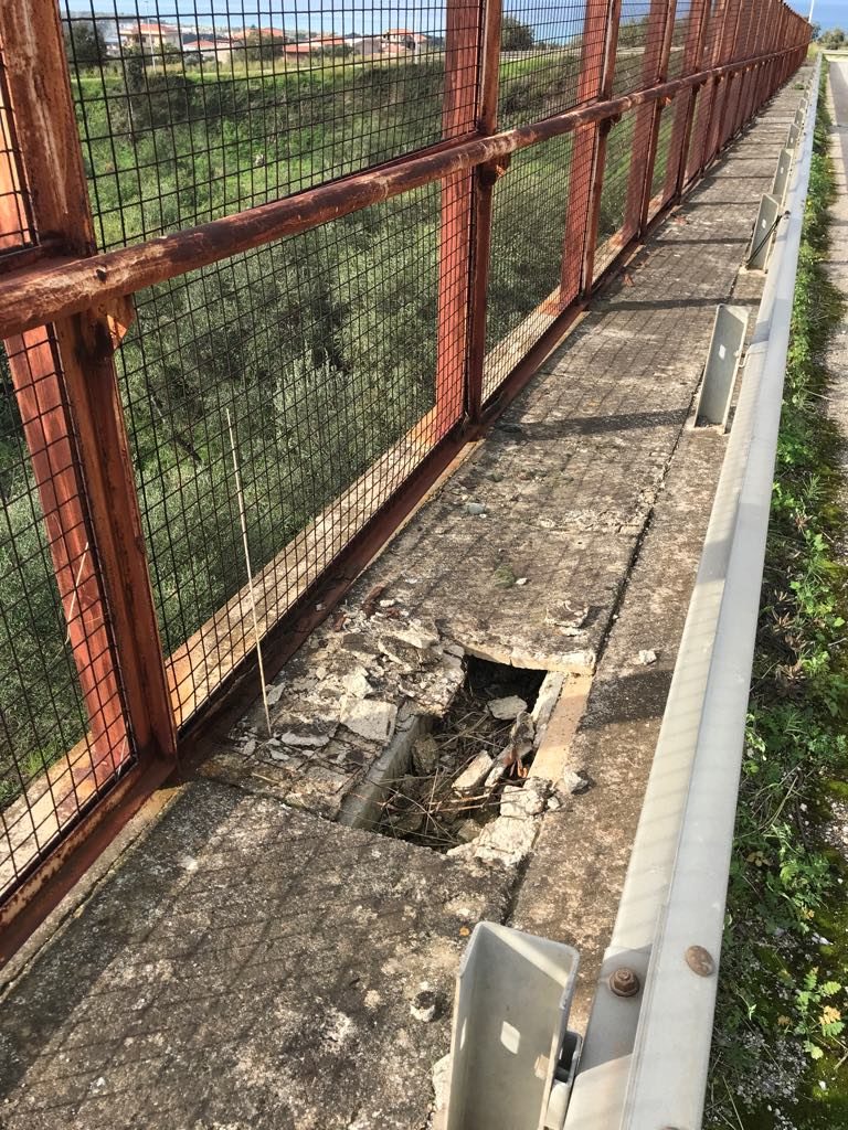 RICHIESTE D’ATTENZIONE – Quel cavalcavia “abbandonato” a Piscittina