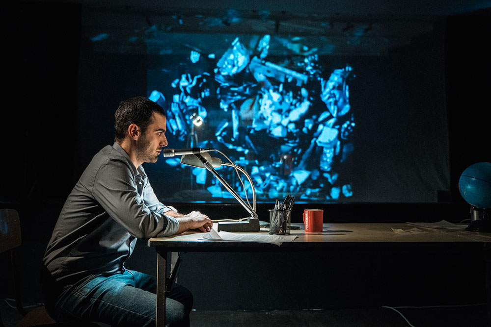 TEATRO – Clan Off  “Stay hungry – indagine di un affamato” sabato 14 dicembre