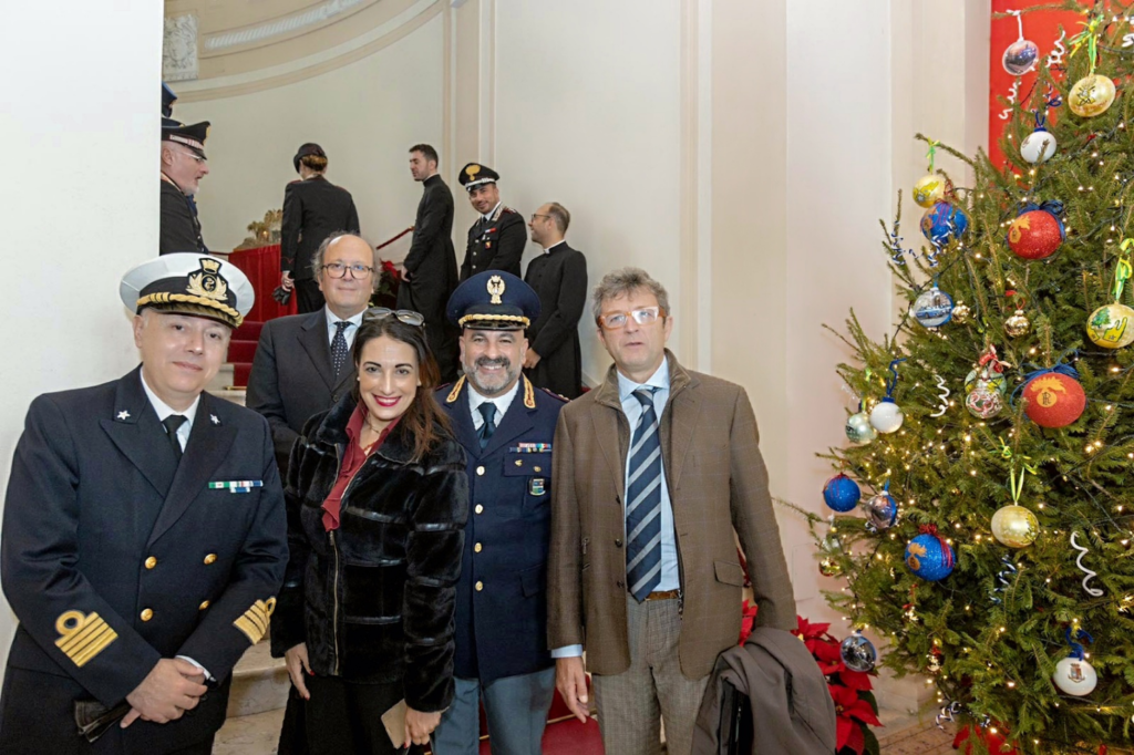 NATALE – Solidarietà in Prefettura