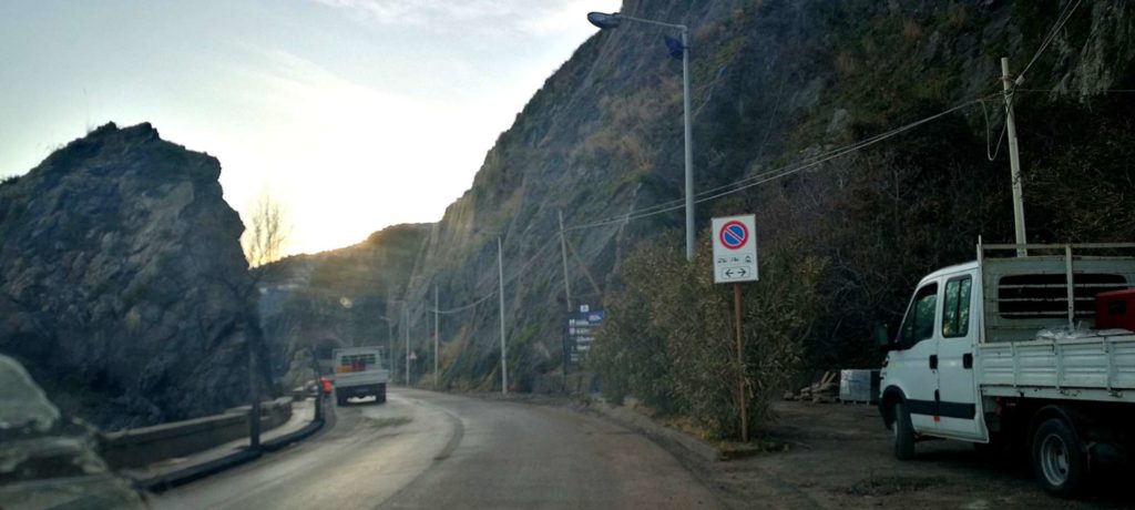 LAVORI IN CORSO – Sul lungomare orlandino dopo la riapertura della sp 147