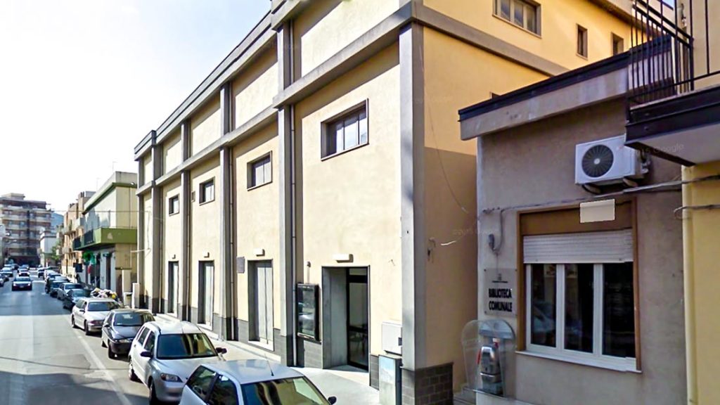 BROLO – Finanziate le riqualificazioni del cinema comunale e del campetto di Lacco