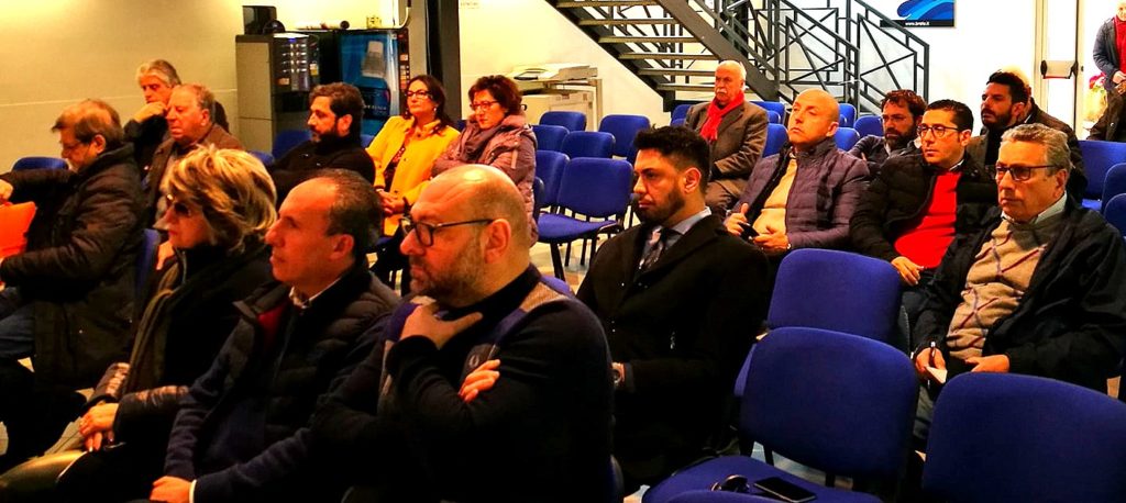 LA FOTO – Sindaci e amministratori di ieri, di prima di oggi, sabato alla multimediale di Brolo